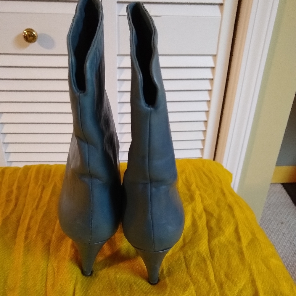 Women's leather boots - Picture 2 of 4